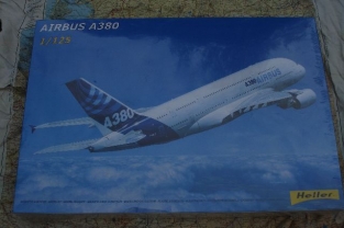 HLR80438  AIRBUS A380 passagiers vliegtuig schaal 1:125 Heller